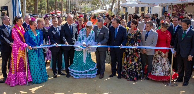Huelva inaugura su Feria de Otoño con “el apoyo y el calor de la ciudad y los onubenses”